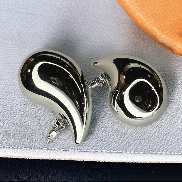 NEW Silver Stainless Steel Large Water Drop Statement Earrings Celeb Favorite - Picture 1 of 16